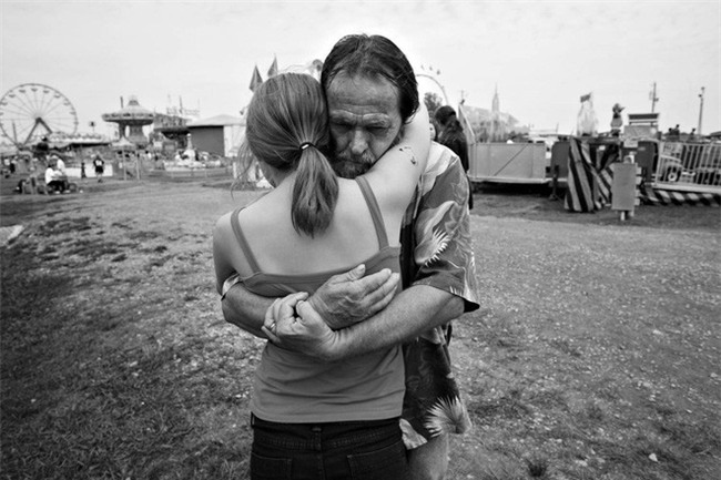 Bỏ mặc những lời cảnh báo, cặp vợ chồng vẫn quyết nhận bé gái làm con nuôi và đau đớn phát hiện một sự thật kinh khủng - Ảnh 8.