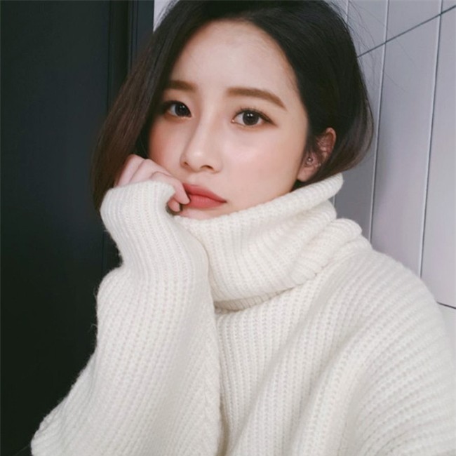 Xem đi xem lại thì áo len gân sọc vẫn dễ chọn nhất, vừa gọn gàng ôm dáng vừa giữ ấm cực đỉnh - Ảnh 11.