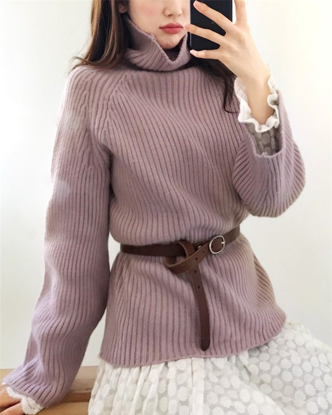 Xem đi xem lại thì áo len gân sọc vẫn dễ chọn nhất, vừa gọn gàng ôm dáng vừa giữ ấm cực đỉnh - Ảnh 18.