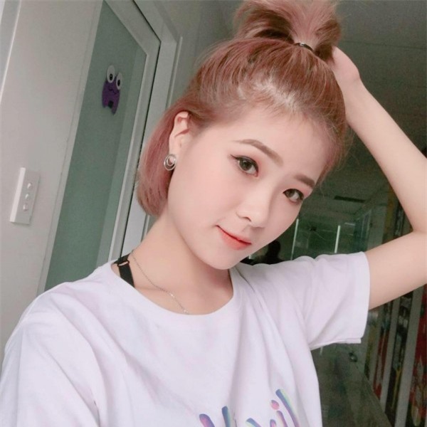 Cô gái xinh đẹp cover hàng loạt hit ngày xưa thời 8X khiến cư dân mạng nôn nao - Ảnh 3.