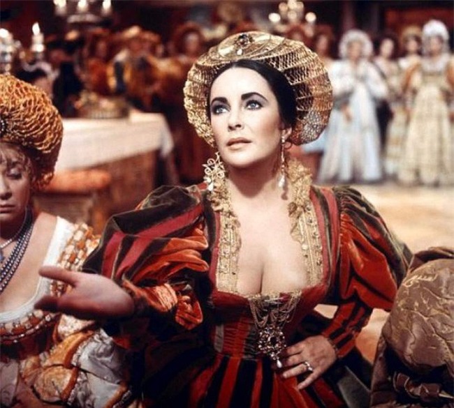 Cuộc đời bi kịch của Nữ hoàng lên ngôi từ 6 ngày tuổi, cả đời lưu lạc và bị giam cầm - Ảnh 1.