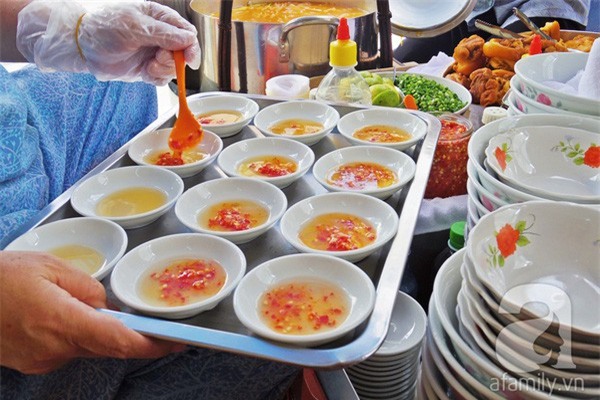 3 quán ăn Sài Gòn có tốc độ bán hàng nhanh như điện xẹt, nếu không canh giờ là hẹn quay lại lần sau - Ảnh 11.