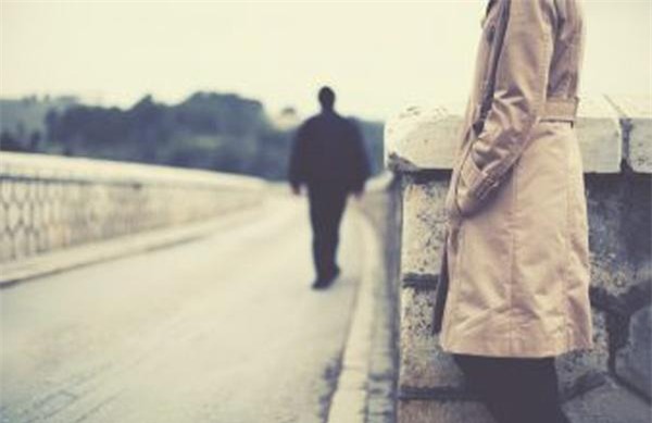 ban trai cu lien tuc goi dien quay roi, doi tinh phi khi biet toi yeu ban than cua anh - 1