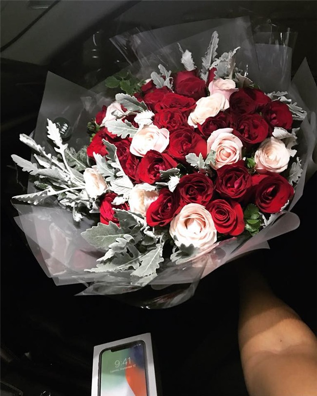 Kỷ niệm 1 tháng ngày cưới, chồng dành tặng vợ món quà bất ngờ khiến cô ngồi thụp xuống đất vì xúc động - Ảnh 2.