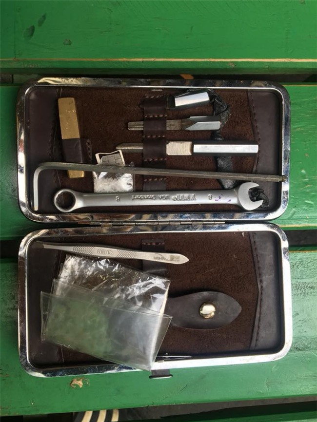 Con boss xuất sắc nhất 2017: Đuổi ăn trộm rơi cả điện thoại và ma túy lại hiện trường - Ảnh 2.