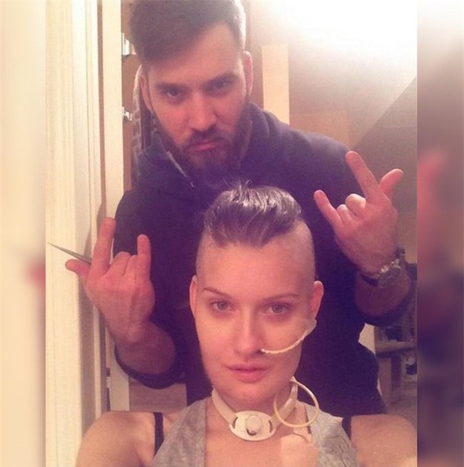 Mất 95% xương hàm và bị buộc phải bỏ đứa con trong bụng vì ung thư, cô người mẫu này đã làm một điều tuyệt vời - Ảnh 3.