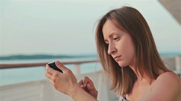 Chồng tôi không hề biết anh ấy đang ngoại tình với chính vợ mình - Ảnh 2.