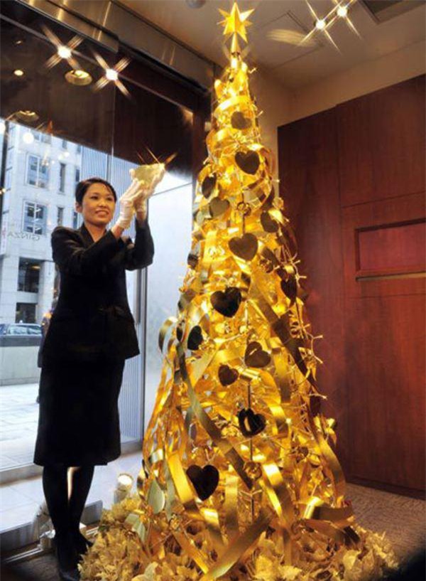 loa mat voi loat cay thong bang vang rong "sang chanh", dat gia nhat the gioi - 1