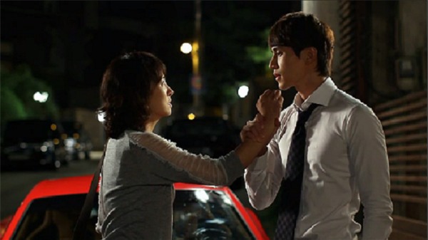 Vừa nhìn thấy mặt bạn gái của em trai, tôi lập tức phản đối đám cưới này - Ảnh 1.