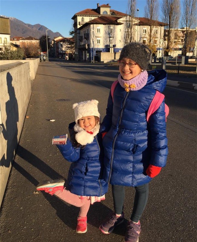 Thiên thần lai 4 tuổi tái xuất với bản cover Túy Âm cực đáng yêu - Ảnh 6.