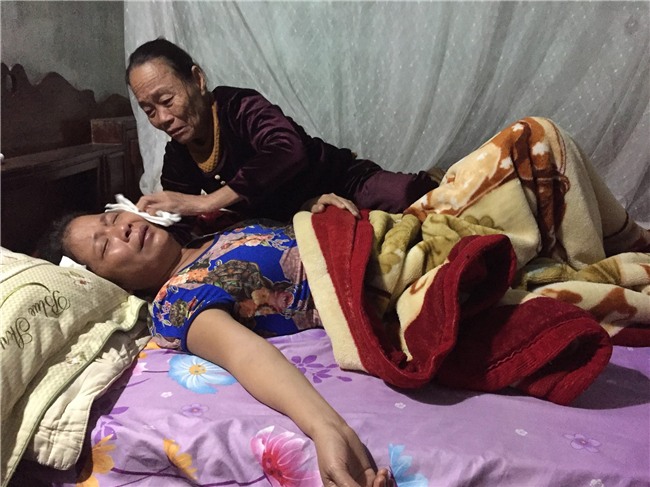 Công nhân người Việt tử vong trong vụ cháy ở Đài Loan: Mẹ gào khóc đến kiệt quệ khi biết tin con bỏ mạng nơi đất khách quê người - Ảnh 1.