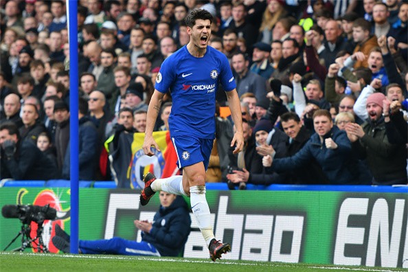 Morata dua vo di mua do don con dau long hinh anh 8