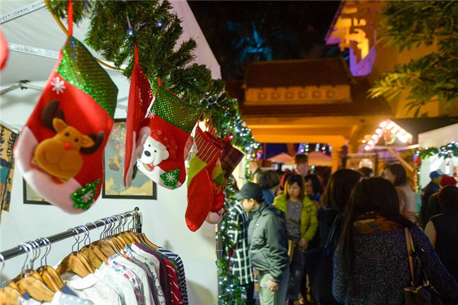 Hội chợ Giáng sinh phong cách Đức ở nhà thờ Cửa Bắc