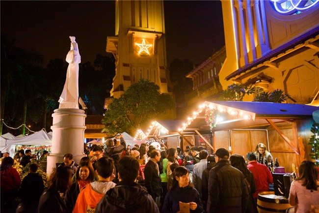 Hội chợ Giáng sinh phong cách Đức ở nhà thờ Cửa Bắc