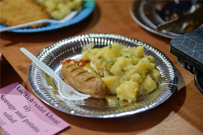 Hội chợ Giáng sinh phong cách Đức ở nhà thờ Cửa Bắc