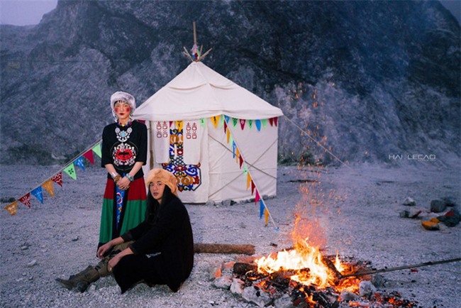 Cặp đôi Hà thành hóa trang thành dân du mục Mông Cổ, ôm rồng Nam Mỹ chụp ảnh cưới - Ảnh 24.