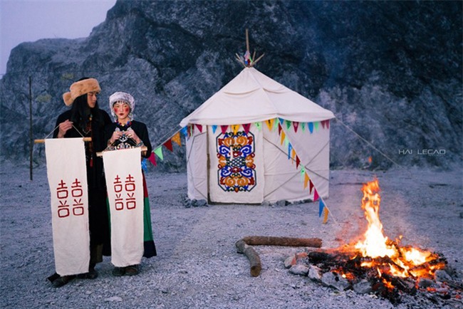 Cặp đôi Hà thành hóa trang thành dân du mục Mông Cổ, ôm rồng Nam Mỹ chụp ảnh cưới - Ảnh 25.