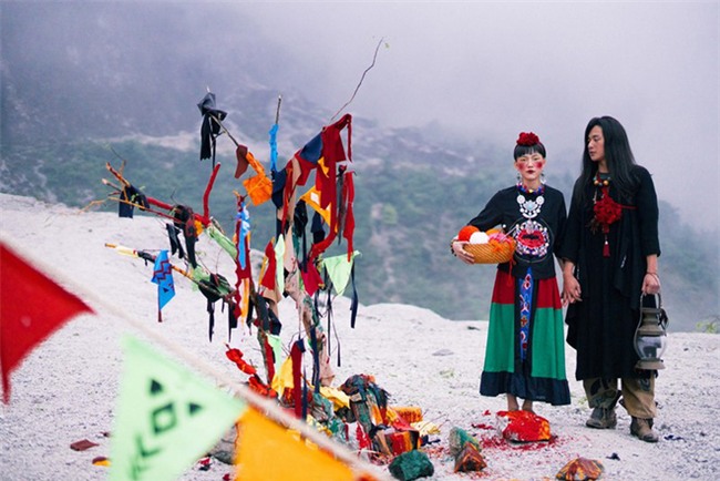 Cặp đôi Hà thành hóa trang thành dân du mục Mông Cổ, ôm rồng Nam Mỹ chụp ảnh cưới - Ảnh 5.