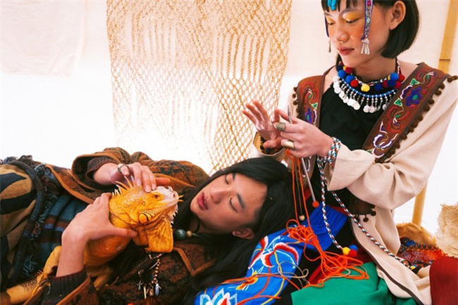 Cặp đôi Hà thành hóa trang thành dân du mục Mông Cổ, ôm rồng Nam Mỹ chụp ảnh cưới - Ảnh 7.