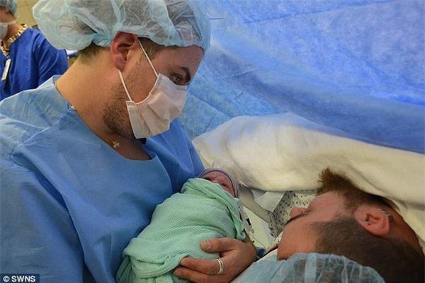 lan dau mang thai la phu nu, lan 2 bau bi "ba me" nay bong bien thanh... dan ong - 5