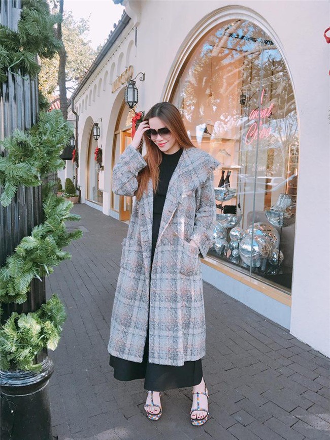 ho ngoc ha va hoa hau do my linh "dai chien" voi ao khoac mang to - 2