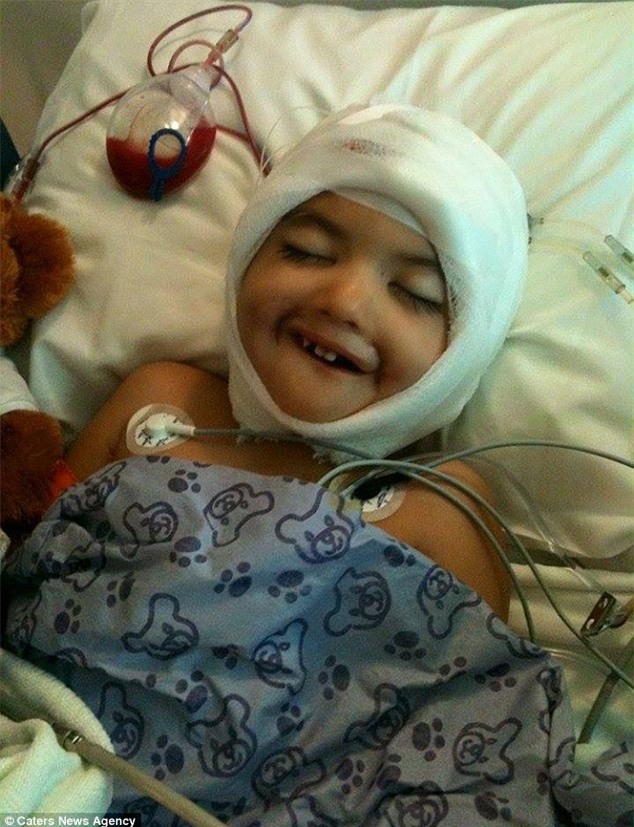 Con vừa cất tiếng khóc đầu tiên, người bố hét lên thất thanh, nhiều năm sau đó cuộc sống của họ đau đớn khôn nguôi - Ảnh 5.