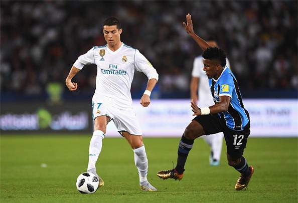 Ronaldo toa sang, Real hoan tat cu an 5 trong nam 2017 hinh anh 1