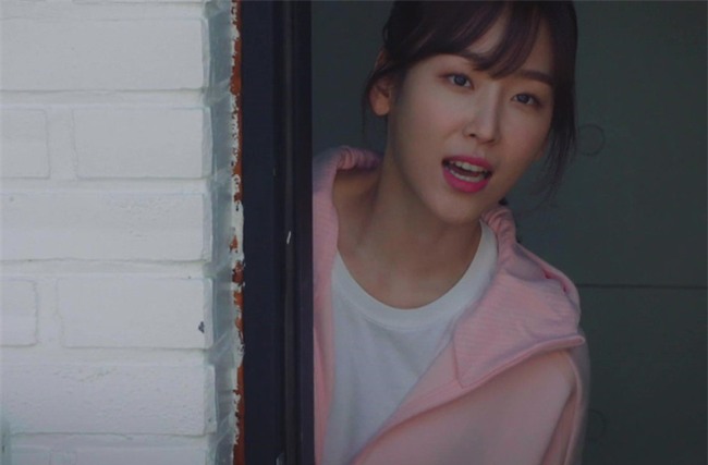 Vợ khóc ròng vì giữa đêm tân hôn nồng nàn chồng bỗng nhiên vùng dậy mở máy tính - Ảnh 1.