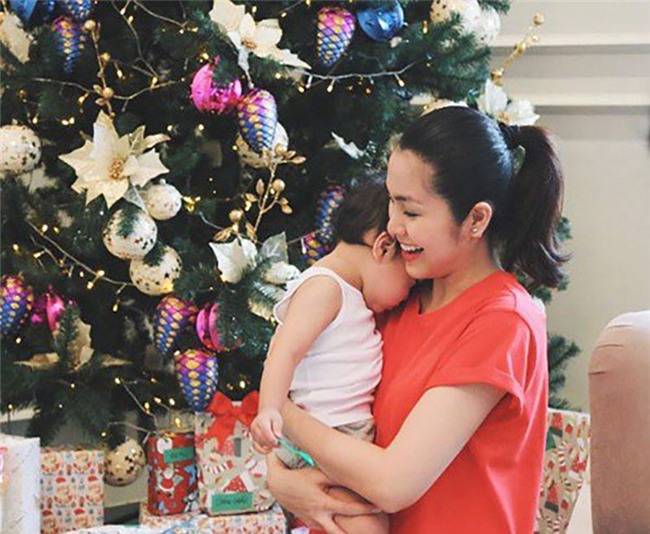 Tăng Thanh Hà và hội bạn tri kỷ tổ chức tiệc Giáng sinh sớm cho các con