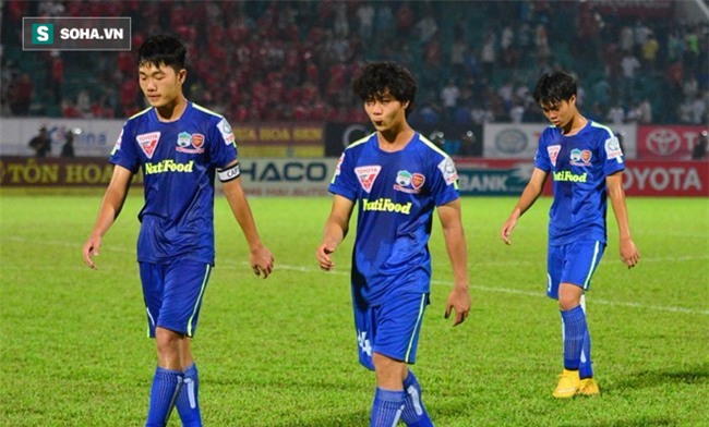 Bầu Đức úp mở việc cho Xuân Trường, Công Phượng sang Thái Lan chơi bóng - Ảnh 1.