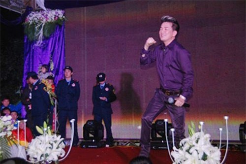 Những con số cát-xê khủng của ca sĩ Việt khi đi hát đám cưới từng được tiết lộ - Ảnh 2.