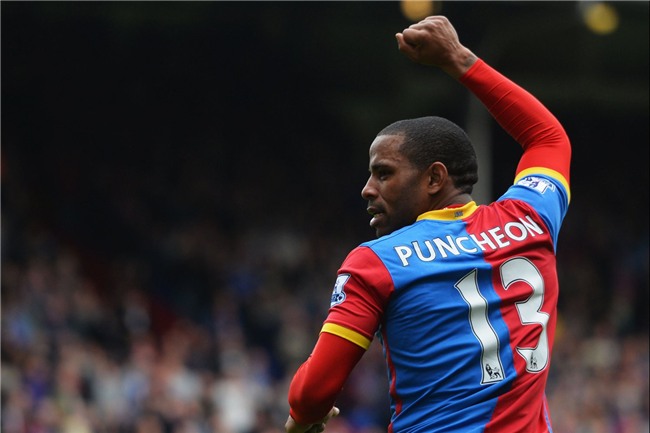 Cầm hàng nóng vào bar gây lộn, tiền vệ Ngoại hạng Anh vào tù - Ảnh 2.