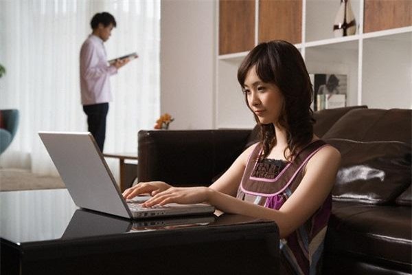 80% cac co vo chia se: dan ong ngoai tinh nao cung co nhung dau hieu nay - 2