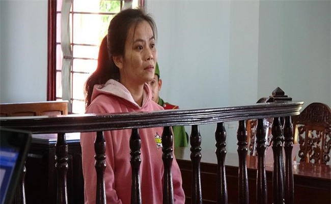 Cô gái đi tù vì... muốn xóa ảnh nóng trong điện thoại bạn trai