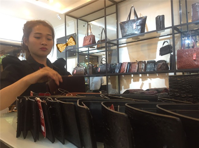 Khaisilk đóng cửa, tháo chạy khỏi TP.HCM