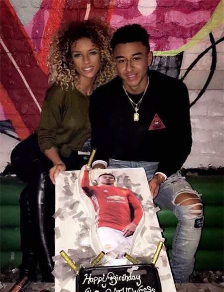 Jena Frumes và Jesse Lingard chỉ mới công khai chuyện tình cảm