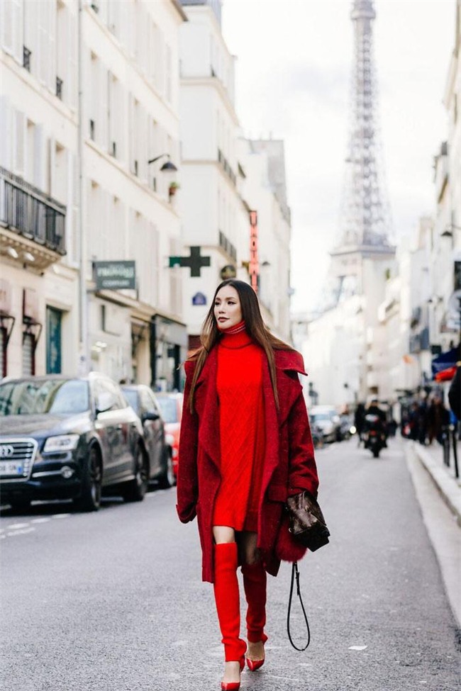 ho quynh huong khoe street style giang sinh dep lung linh giua long paris - 1