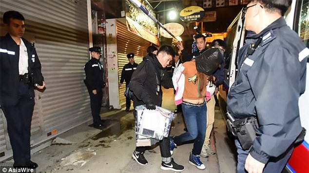 Rúng động: Mẹ sát hại con gái ruột 12 tuổi rồi phi tang ngay tại căn hộ chung cư - Ảnh 3.