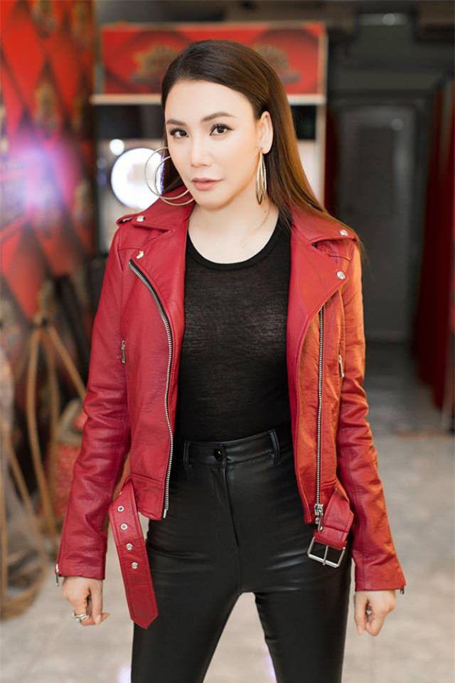 Gương mặt của Hồ Quỳnh Hương lại tiếp tục khác lạ trong loạt ảnh mới - Ảnh 8.