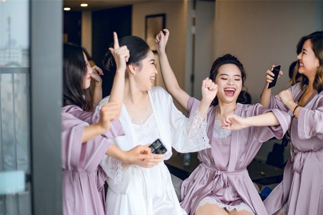 Đám cưới cổ tích với váy cưới đính 20.000 viên ngọc trai, dàn khách mời khủng và loạt xe sang của cặp đôi cậu ấm cô chiêu Hà thành - Ảnh 18.