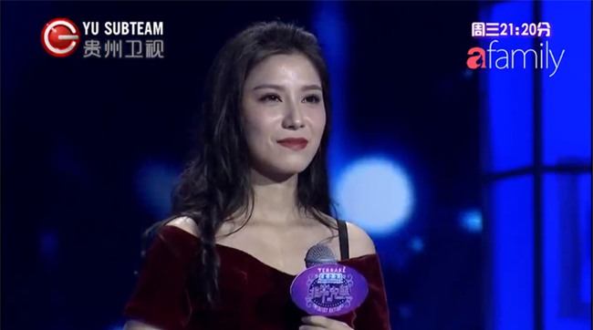 Cô gái xinh đẹp gây xúc động khi nguyện vì người mình yêu cắt phăng mái tóc dài - Ảnh 1.