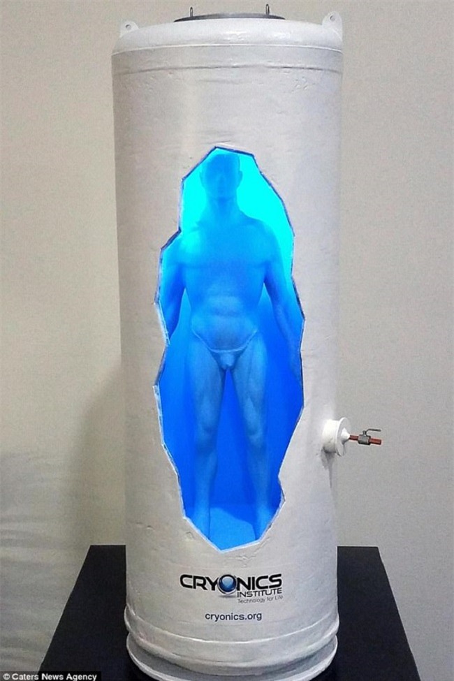 Chết rồi vẫn mong sống lại, một gia đình chi hơn 3 tỷ để đông lạnh cơ thể chờ ngày hồi sinh - Ảnh 1.
