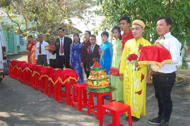 Cặp đôi đồng tính nam gây xôn xao với đám cưới hạnh phúc sau 6 năm hẹn hò