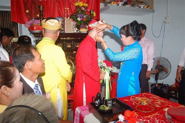 Cặp đôi đồng tính nam gây xôn xao với đám cưới hạnh phúc sau 6 năm hẹn hò