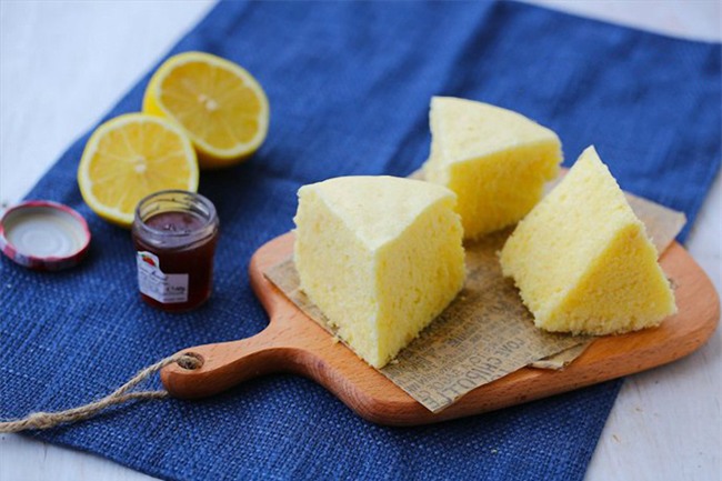 Không thể tin được với cách làm bánh bông lan chỉ dùng nồi cơm điện mà bánh xốp mịn chưa từng thấy - Ảnh 5.