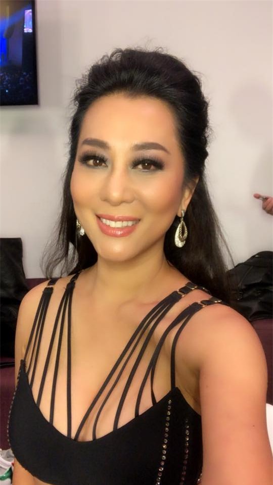 MC Kỳ Duyên khoe cây thông và đá xéo đàn ông có... tác dụng?