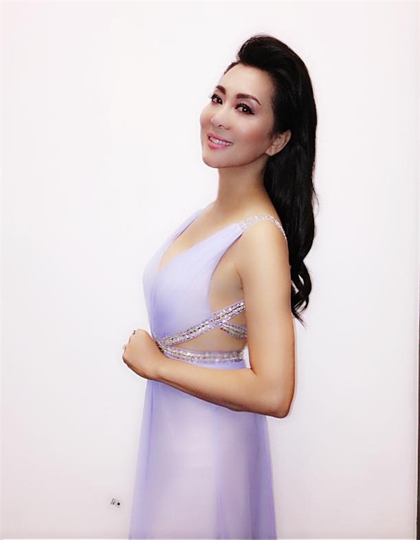 MC Kỳ Duyên khoe cây thông và đá xéo đàn ông có... tác dụng?