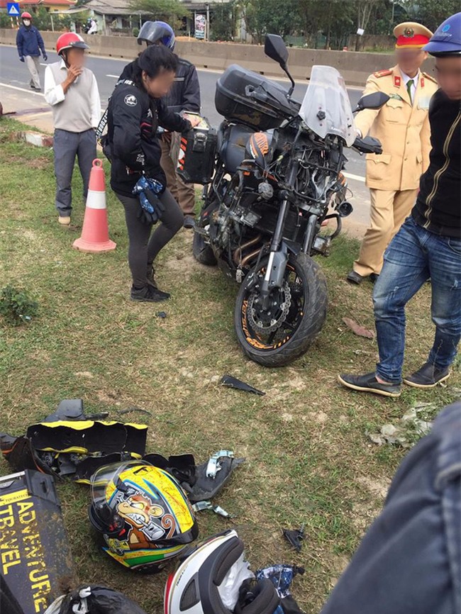 Phượt thủ SG ra HN mua motor, đang chạy xuyên Việt về thì đâm phải con bò khiến xe nát bét - Ảnh 2.