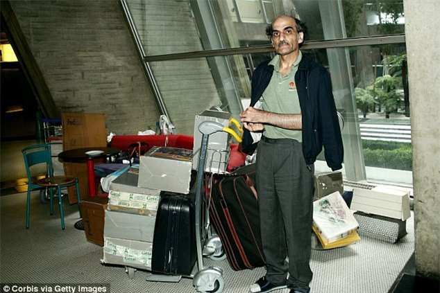 Cãi nhau với vợ, chồng bỏ nhà đi và đóng đô ở sân bay suốt 10 năm không thèm về - Ảnh 6.