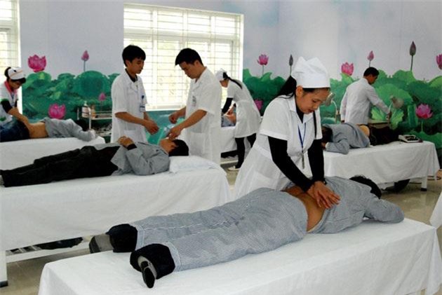 ha noi: ret dam duoi 9 do c, so nguoi nhap vien vi meo mom, tron mat gia tang - 1